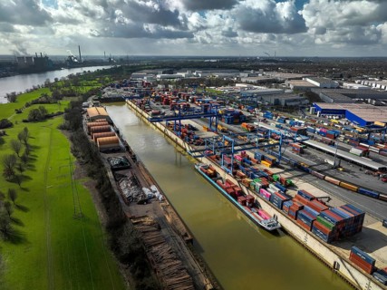 Duisburg, North Rhine-Westphalia, Germany, industrial landscape, Port of Duisburg, container port,
