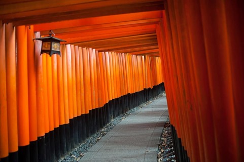 24.12.2017, Kyoto, Japan, Asia, An interior view of one of the torii pathways leading to Fushimi