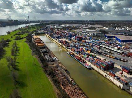 Duisburg, North Rhine-Westphalia, Germany, industrial landscape, Port of Duisburg, container port,