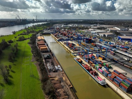 Duisburg, North Rhine-Westphalia, Germany, industrial landscape, Port of Duisburg, container port,