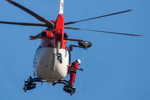 International disaster control exercise Magnitude with more than 1000 rescuers. Abseiling from a
