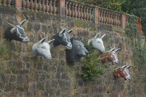 Sculptures by Pasquale Ippolito on the Brothers Grimm fairy tale The Wolf and the Seven Little