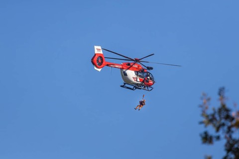 International disaster control exercise Magnitude with more than 1000 rescuers. Abseiling from a