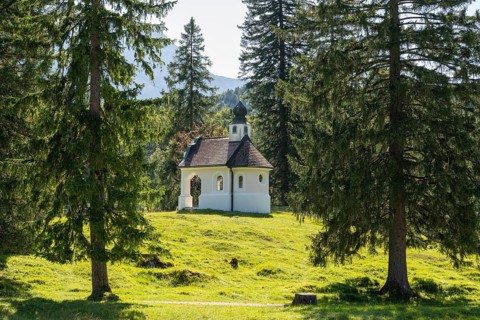 Chapel Maria-Königin am Lautersee, Mittenwald, Werdenfelser Land, Alps, Upper Bavaria, Bavaria,