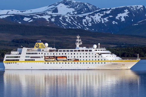 Cruise ship Hamburg near Tromsö, Norway, Troms, Kvaløya, Kvalöya, Gråtinden, 871 m, Graatinden,