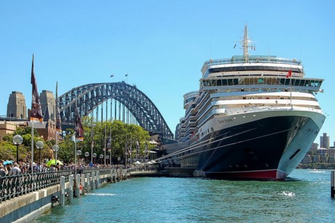 Queen Victoria Cruise and the Harbour Bridge in Sydney, Australia, Oceania