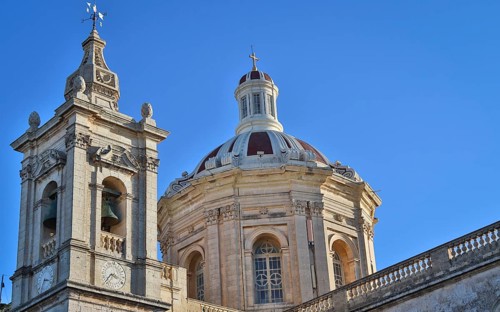 Rabat is a village located in the West of Malta, just outside Mdina. The name of the village means