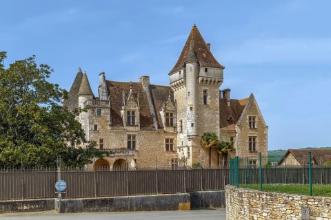 Chateau des Milandes is a manor house in the commune of Castelnaud-la-Chapelle in the Dordogne