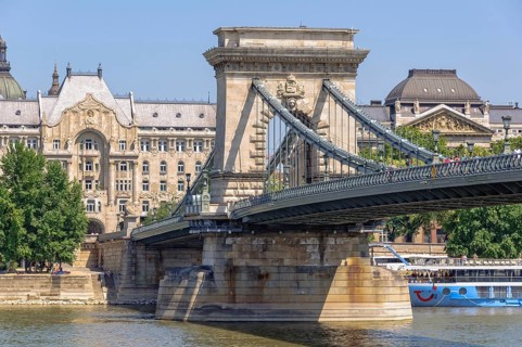 Szechenyi Chain Bridge, the Gresham Palace and the Ministry of Interior, Budapest, Hungary, Europe