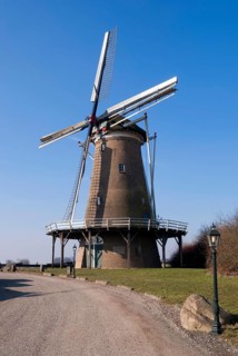 The Hollandsche Molen is a windmill in the hamlet lochuizen just outside the village Neede in the