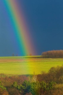 Rainbow on the outskirts of Dresden, the changeable weather already brings the harbingers of April,