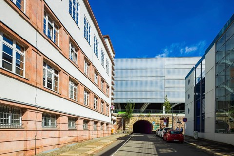 Georgstraße with multi-storey car park, railway station and access to the bacilli tube