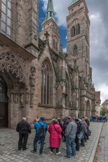 Guided tour around the Sebaldus Church, Nuremberg, Middle Franconia, Bavaria, Germany, Europe