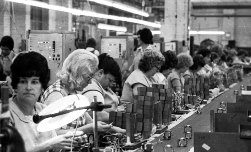 Women's jobs at the appliance manufacturer Krups on 24.06.1975 in Bottrop, Germany, Europe