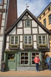 Old half-timbered house, Kunstdrechslerei Zettler, Buschstraße, Old Town, Schwerin,