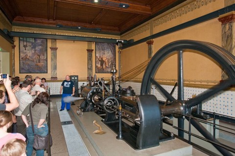 Chemnitz Saxon Industrial Museum, horizontal single-cylinder back-pressure steam engine