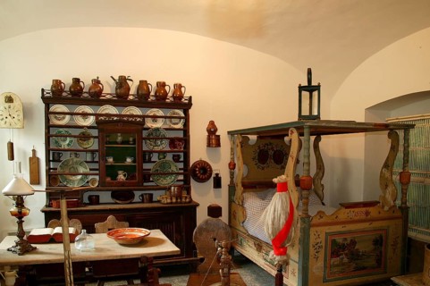 The mission of the German Damask and Terry Museum is to preserve the special textile traditions of