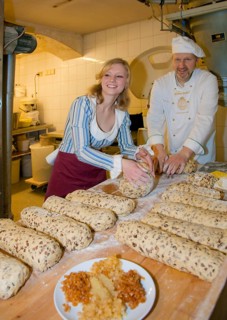 Dresden stollen girls baking stollen