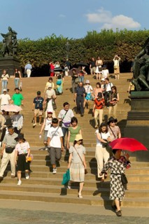 Brühl's Terrace, tourists on the steps