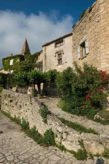 Medieval mountain village, Crestet, Vaucluse department, Provence, Provence-Alpes-Côte dAzur,