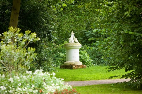 Tiefurt is the former place of the muses of Weimar court society. From 1781, the rural estate was