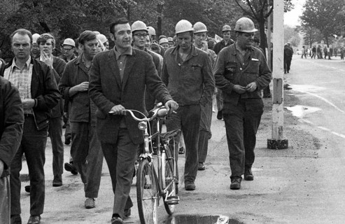 Workers and employees of Chemische Werke Huels (CWH), here in Marl on 30 June 1971, went on a