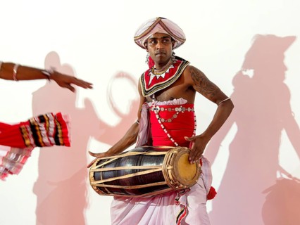 Dancers and drummers, Oak-Ray dance, Sri Lanka, Asia
