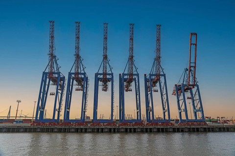 Tollerort container gantry cranes without ship, folded up, waiting, empty, ready, container port,