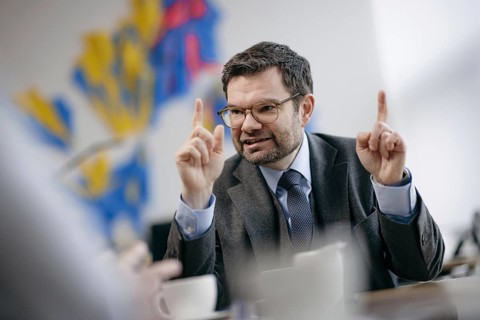Marco Buschmann (FDP), Bundesminister der Justiz, aufgenommen im Rahmen eines Interview fue NBR in