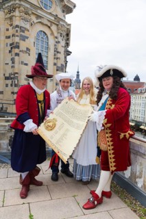 Handover of the giant tunnel decree