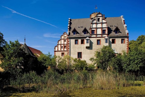 The castle, which developed from a medieval moated castle with towers, curtain wall and moat and
