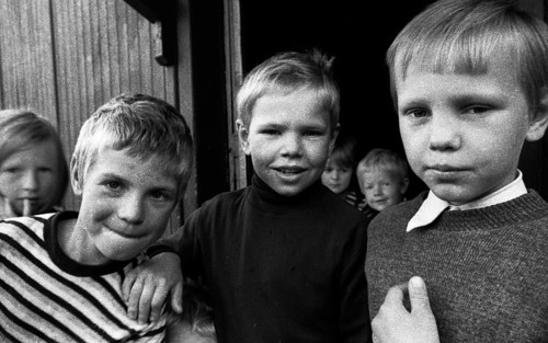 Children, large families and single parents in a homeless shelter on 28.6.1971 in Hilden, Germany,