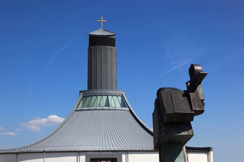 Christophorus Fountain by the sculptor Max Walter, St. Christophorus motorway church, Himmelkron,