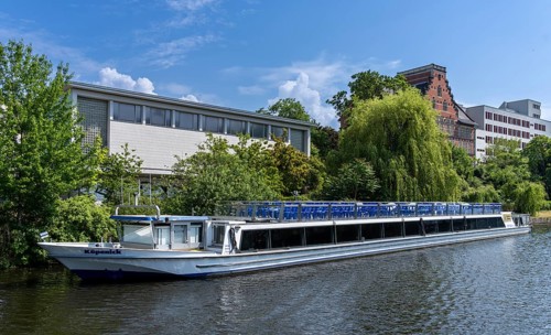 Empty excursion boat anchors on the Spree in Berlin-Moabit, Germany, Europe