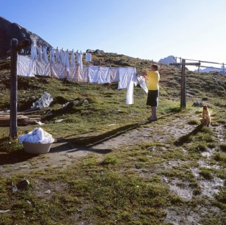 AUT, Austria, Matrei: For mountain hikers, the mountain tour on the Venedigerhoehenweg, here on 12