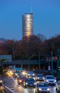 Motorway A40, Ruhrschnellweg, in Essen, route through the city centre, is affected by a possible