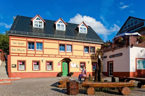 Höckendorf is a district of the Saxon municipality of Klingenberg in the Sächsische