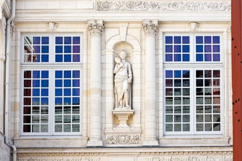 Historic Town Hall of La Rochelle, Hôtel de Ville, decorative façade, detail with sculpture,