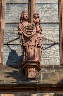 Town Church of Our Lady, statue of Mary, statue of Mary above portal, Gothic hall church, Old Town,
