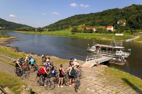 DEU Saxony Königstein Elbe ferry in Königstein