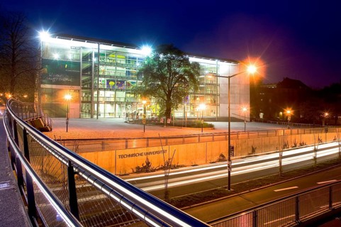 The new lecture hall centre at the Technical University of Dresden (1998) is exceptionally