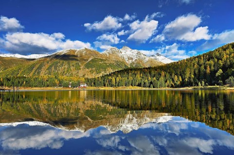 Autumn atmosphere with discoloured larches, Lake Staz, Lej da Staz, St. Moritz, Engadin, Canton