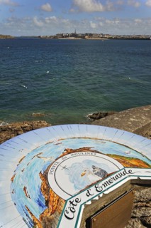 Saint-Malo seen from viewpoint at the Pointe du Moulinet, Dinard, Brittany, France, Europe