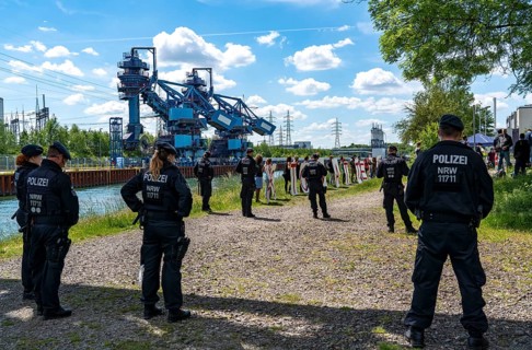 Protest against the Uniper coal-fired power plant Datteln 4, organised by the Endegelände group,