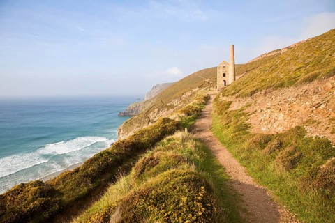 Ruins of Towanroath Pumping House at the Wheal Coates Tin Mine, St Agnes Head, Cornwall, England,