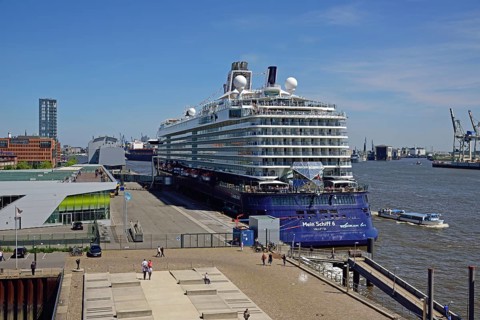 Europe, Germany, Hamburg, Elbe, Cruise Centre Altona, passenger ship, Mein Schiff 6, deck
