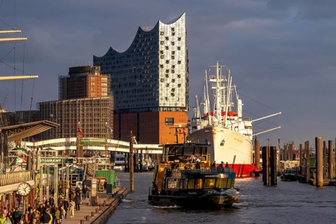 Port of Hamburg, St. Pauli Landungsbrücken, HADAG harbour ferries, Elbe Philharmonic Hall, Hamburg,