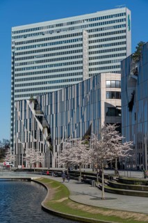 Kö-Bogen building, shops, restaurants and offices, at the Hofgarten, behind Dreischeibenhaus,