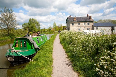 The Barge Inn on the Kennet and Avon canal, Honey Street, Alton Barnes, Vale of Pewsey, Wiltshire,