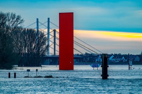 Flood on the Rhine near Duisburg, Rhine bridge Neuenkamp, old and new construction, landmark Rhine
